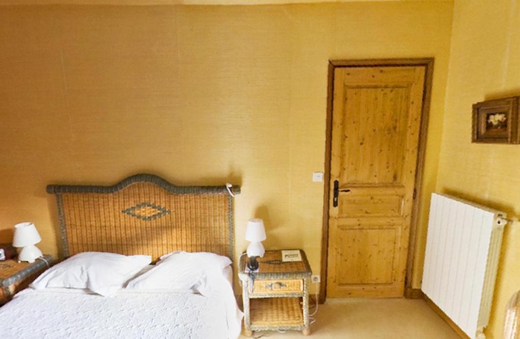 فندق Les Essarts-le-Roiفي  La Ferme Des Vallees المظهر الخارجي الصورة