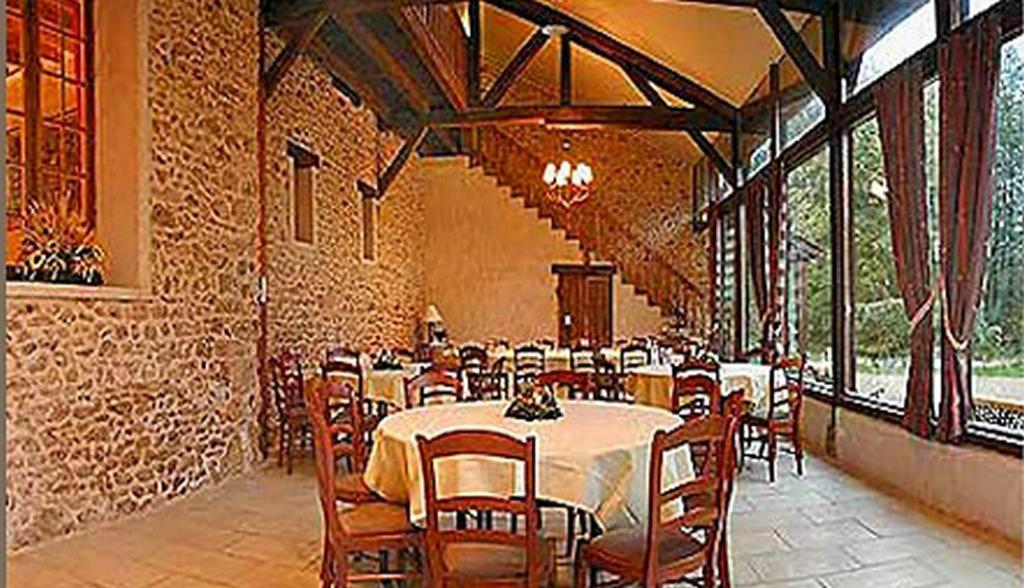 فندق Les Essarts-le-Roiفي  La Ferme Des Vallees المظهر الخارجي الصورة